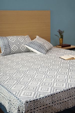 Niwai Block Print Double Bedsheet With Pillow Covers