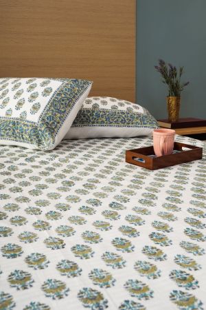 Aklera Block Print Double Bedsheet With Pillow Covers